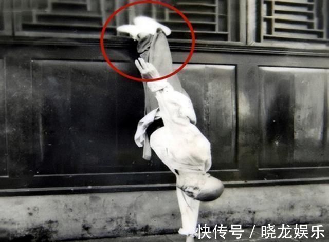 海灯法师&海灯法师77岁凭借二指禅倒立走红,圆寂多年后,徒弟说出事情真相