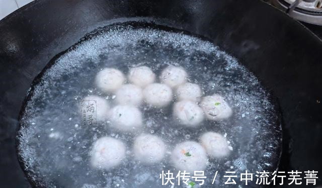 豆腐丸子|豆腐营养极高，但小孩子不喜欢吃，教你这样做，圆溜溜上桌就光盘！