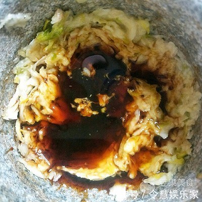 年味餐桌清新菜酸爽蒜香菠菜~