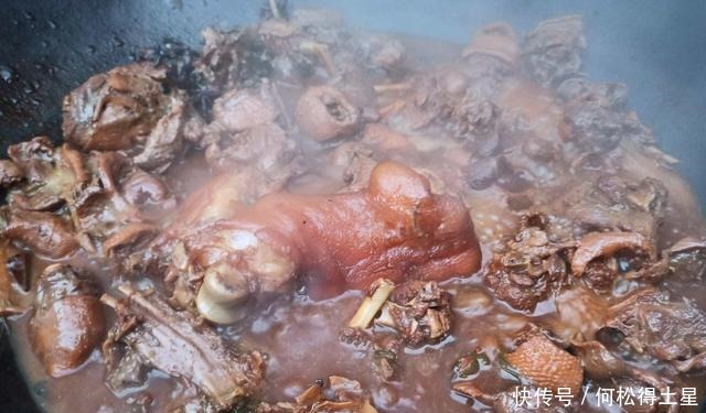 “铁锅炖大鹅”经典农村做法,软烂入味,年夜饭又多一道菜