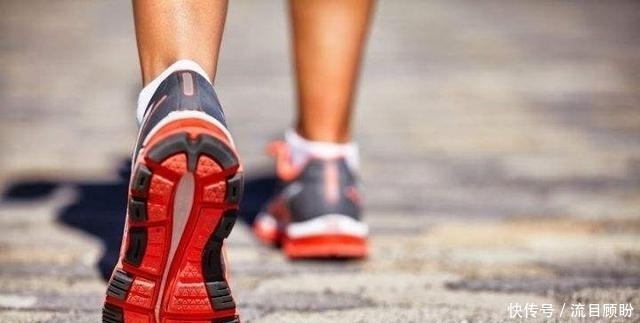 大街|在中国烂大街的“跑鞋之王”，在美国却形成了潮流，网友：中国真有钱