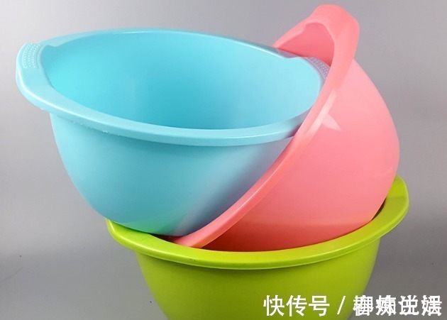 塑料盆易沾污渍难清洗教你4个妙招清洗塑料盆，顽固污渍轻松除