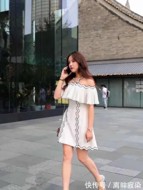 短裤|街拍:短袖配短裤短发美女气质脱俗美丽大方