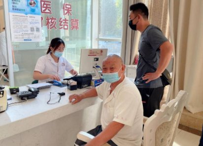 老村医|济南南郊医院的骨科为何能让72岁的老村医钟情不已？