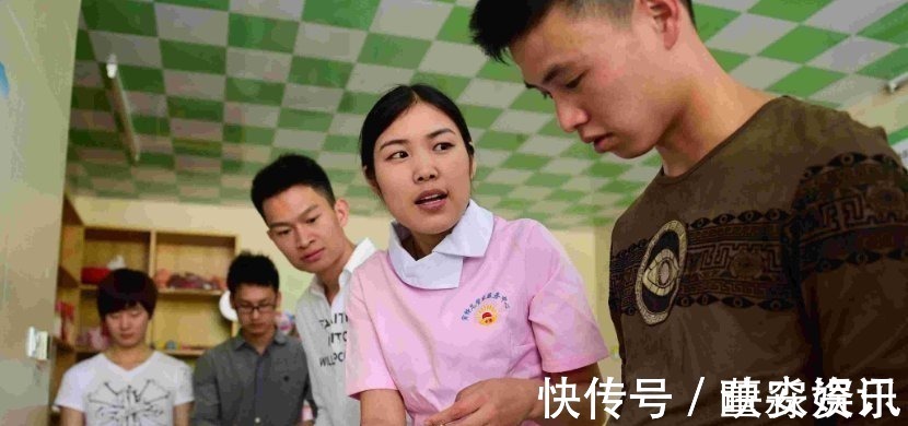 气血两亏|28岁产妇分娩大出血,丈夫悉心照顾孕妈,出病房之后却立即离婚