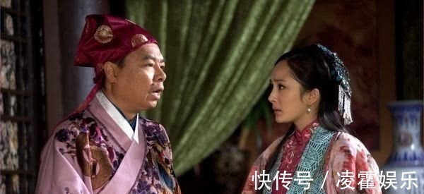 唐伯虎#才女上联“张长弓,骑奇马,三更作战”,才子的下联很绝妙