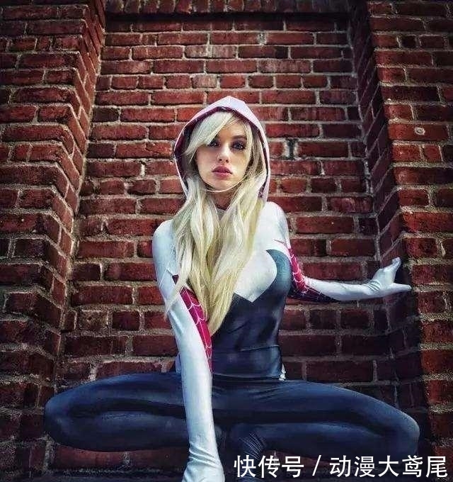 打破|打破次元壁的三位国外小姐姐,这波格温cos太完美了!