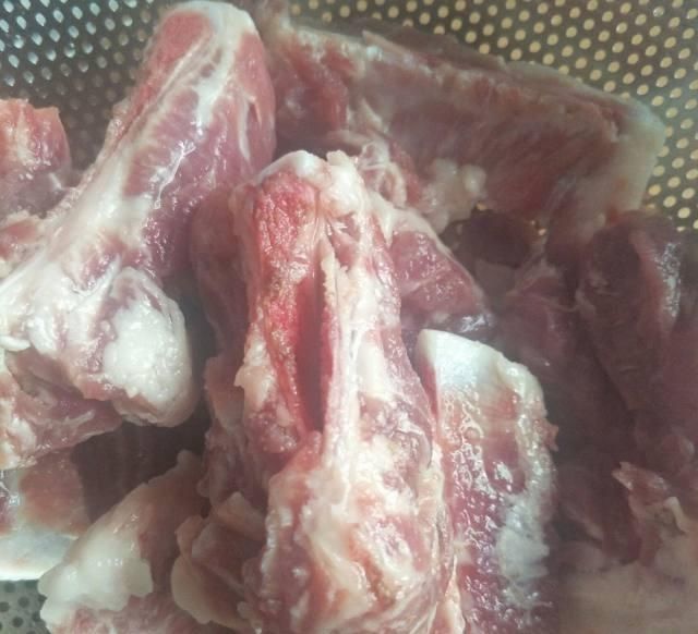 金牌蒜香骨,香酥可口,特别美味,不亚于外面的餐馆