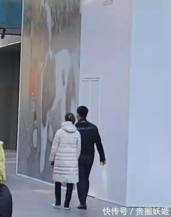 大满贯|明年结婚?丁宁手牵“185男友”逛街被偶遇,知情人透露婚期将至