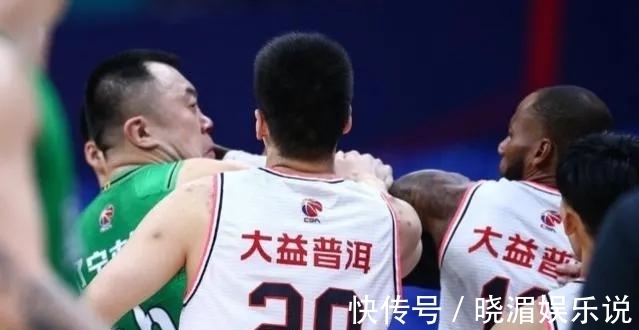 杜峰|韩德君恐赛季报销,杜峰难辞其咎,闫军左右为难,官方承认错判