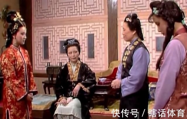 袭人!晴雯被撵后,袭人假哭真笑谎话连篇!这些铁证暴露她就是告密者!