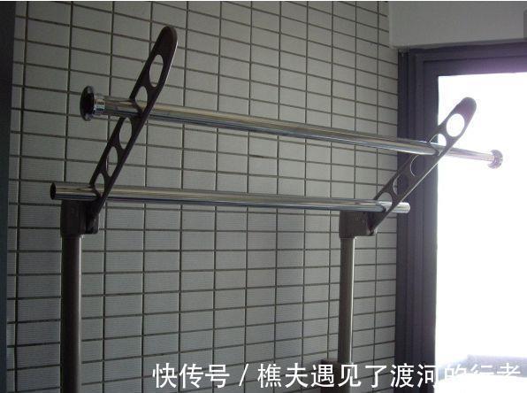 晾衣杆|阳台装修,越来越多人把晾衣杆不装中间装一边!入住才知多实用
