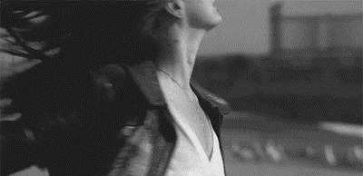 旧衣服千万别扔,聪明女人用它套被子,既省空间又省事!