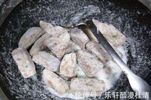 反沙芋头|教你在家做反沙芋头，外皮酥脆，软糯香甜，吃起来还不腻