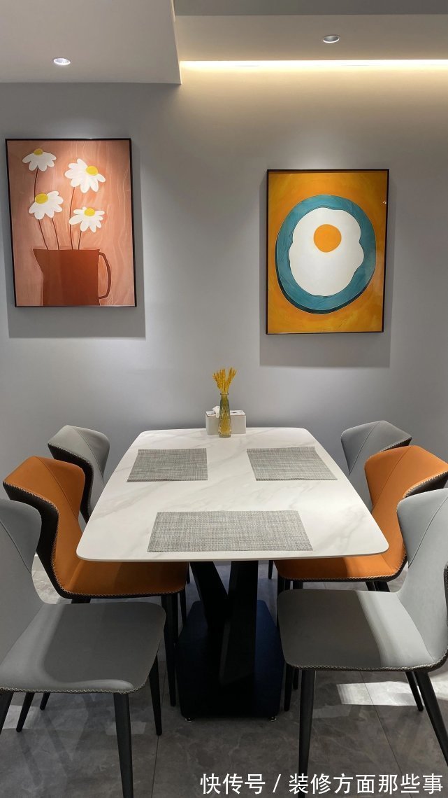 灯光|104平四口之家，客厅激光投影太过瘾，整柜的手办太壮观