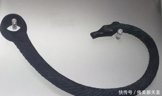至今|观复博物馆中有一青铜钩,浑身上下都充满谜团,至今无解