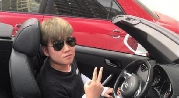 易虎臣:《变形计》最“成功”的富二代,害家庭破产毁掉妹妹一生