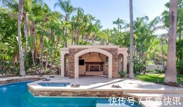 董卿美國6000萬豪宅曝光!800多平大別墅,室外還有露天廚房