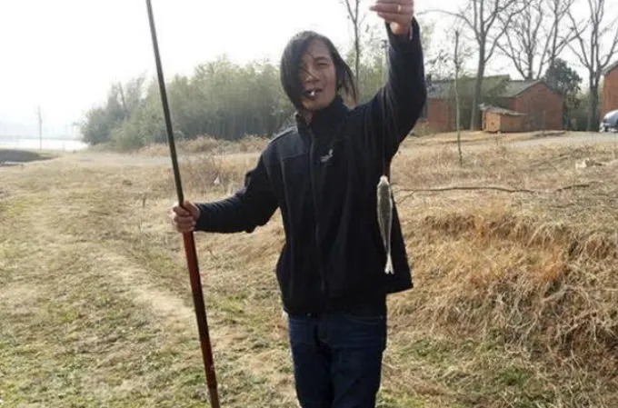 天气冷鱼就不好钓了?别被坑了,只要精选3大招式,板鲫越钓越大