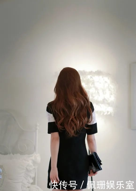 美图欣赏:孙允珠,气质拼色蕾丝修身包臀连衣裙