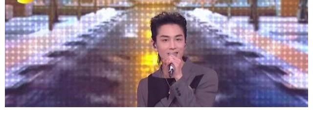 湖南春晚：蔡徐坤跳老虎舞，白鹿唱rap，张杰再唱《我们都一样》