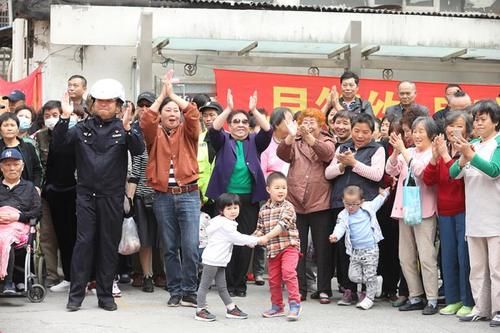 搬家|上海70年老房迎来成套改造，普陀曹杨八村首批居民搬家