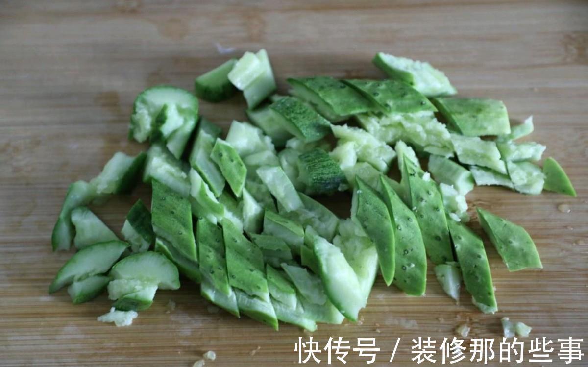 料汁|很简单的一道快手凉拌菜，清脆爽口又健康，开胃下饭