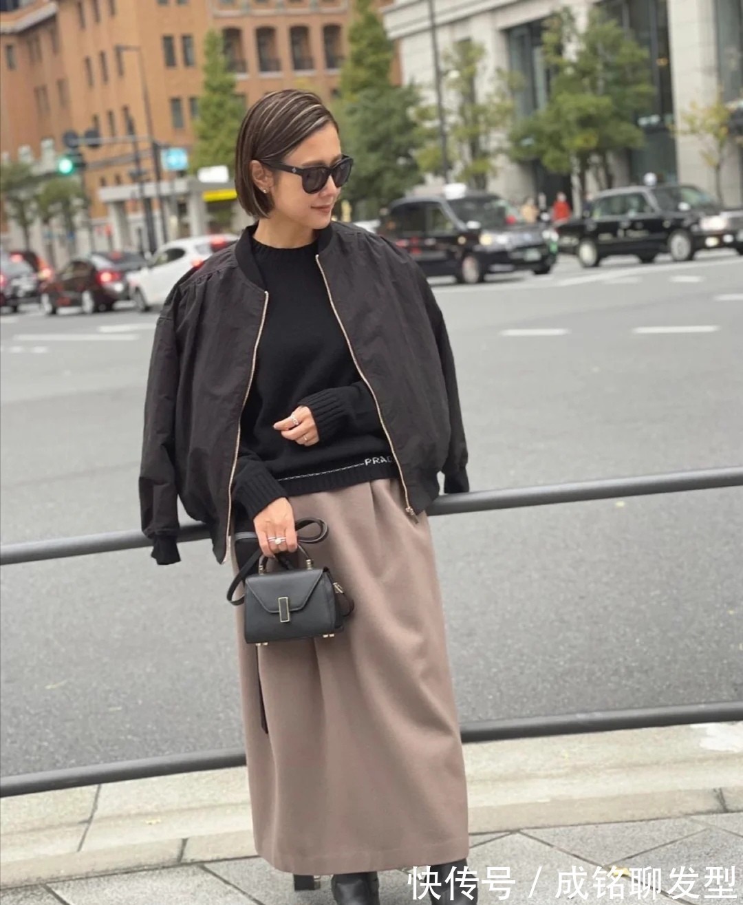 基础|真正会穿衣的四五十岁女人,能把基础款穿出高级范,时尚又显年轻