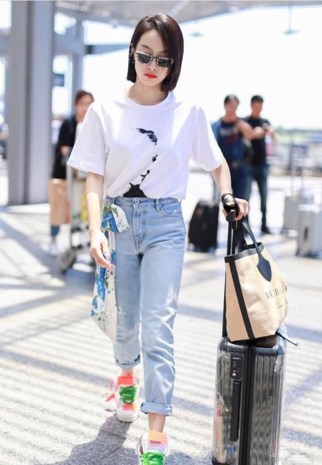 别小看一条丝巾,夏日想搭出活力全靠它,8种时髦系法简单又出彩