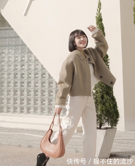 博主 “小白裤”该怎么穿?看完这些搭配就懂了,简约日常不挑人