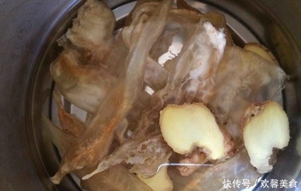 夏天出汗多要常吃这肉，比牛肉便宜，比羊肉滋补，一年四季不闹病