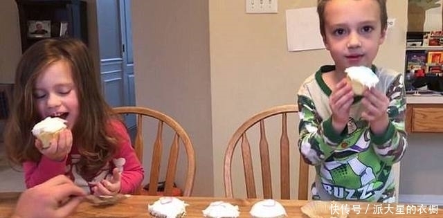 妈妈|兄妹俩一起吃蛋糕,妈妈说自己又怀孕了,他俩的反应亮了!