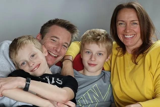 老爸Tom|设计师老爸将孩子的画P图再现,鼓励孩子继续发挥创造力