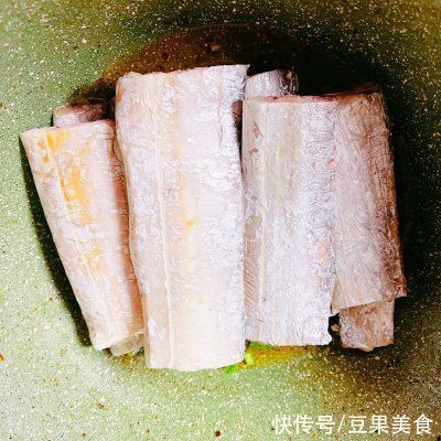 #鲜到鲜得，月满中秋，沉鱼落宴#落宴鱼蒜头大酱酿鱼香