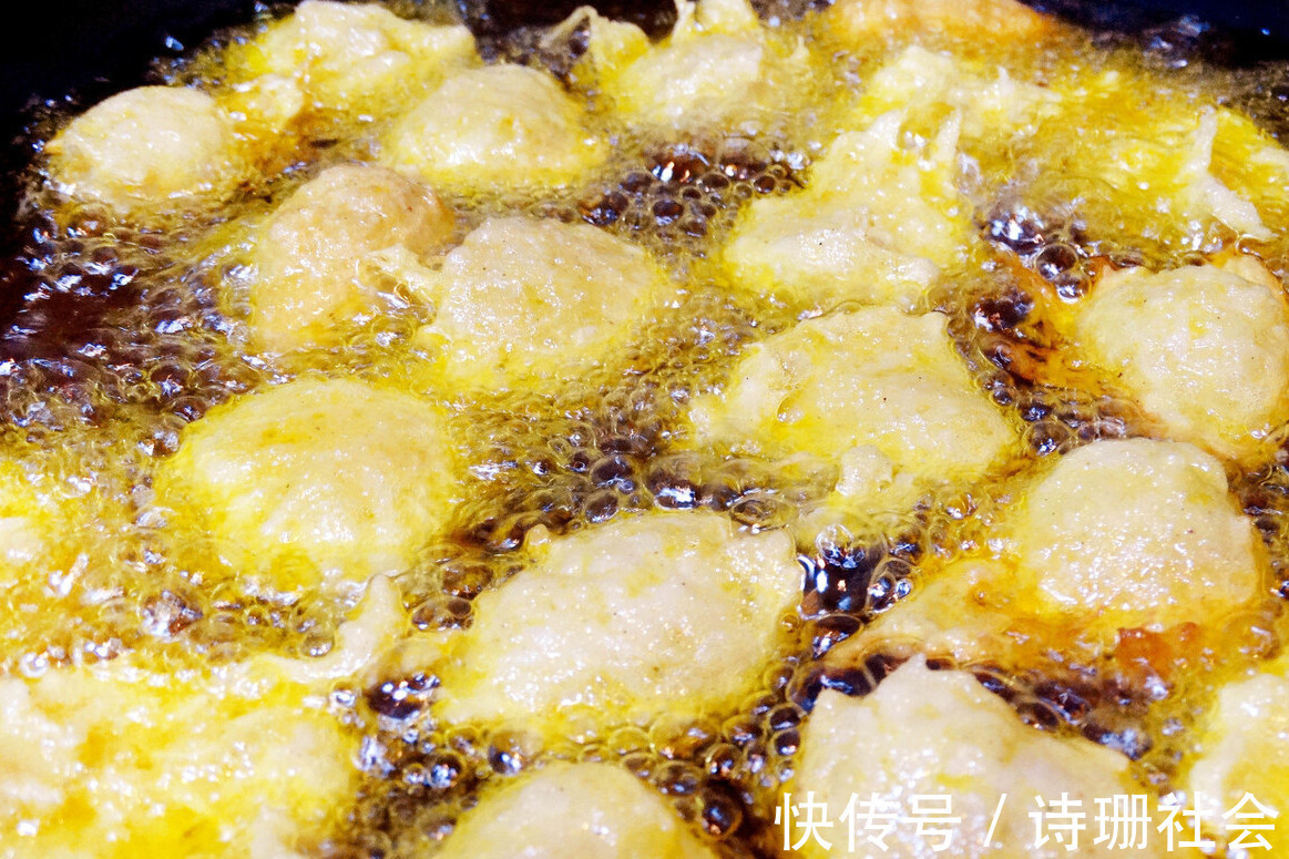 炸丸子|炸萝卜丸子，别再放面粉了，多加这2味料，金黄酥脆，凉了也不硬
