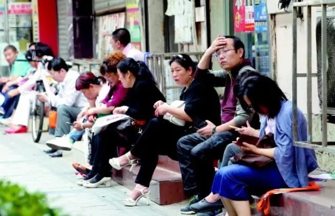 教育机构|补课班受到“严管”后，又一种补课形式兴起，很多家长有苦难言