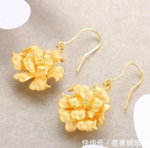 弯针@黄金耳钉是弯针的好,还是直针的好珠宝店老板说了“真心话”!