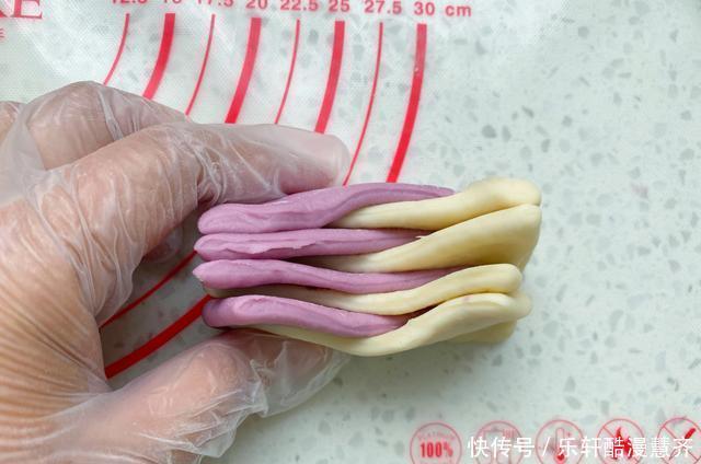 馒头|夏天蒸馒头就用这方法,半小时就上桌,蓬松柔软奶香味十足