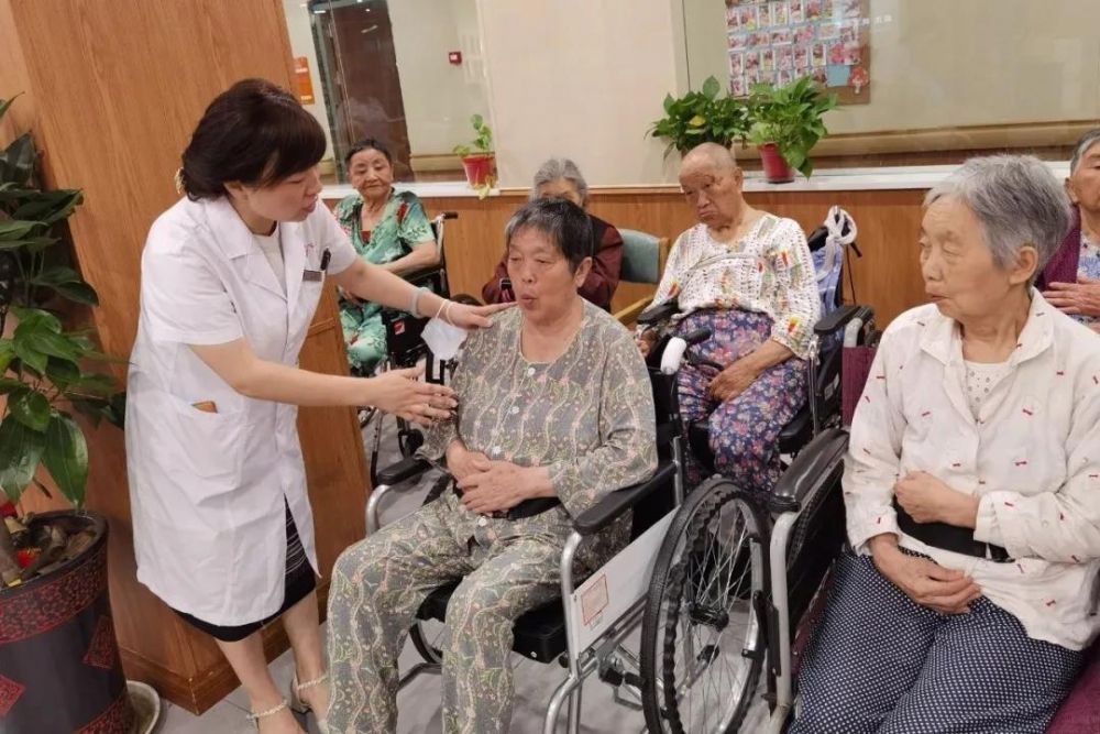 呼吸操|【我为群众办实事】江津区中心医院:“医”心向党庆百年,健康服务到身边