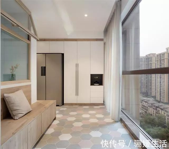 玄关|127㎡混搭新居,进门全景玄关,阳台改茶室,太迷人了