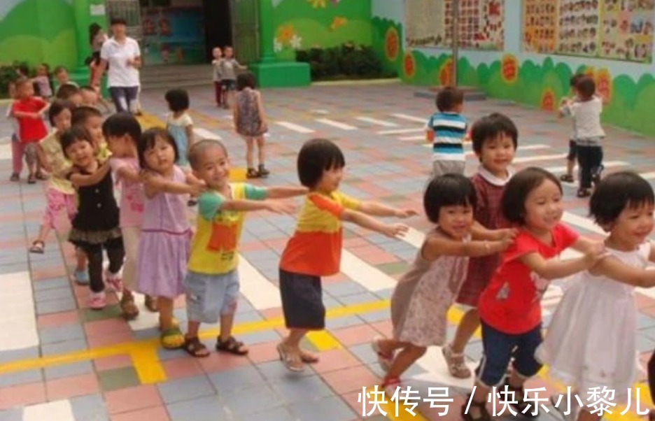 园长|宝宝午睡时口袋掉出的“玩具”,让老师感到屈辱,园长:转学吧