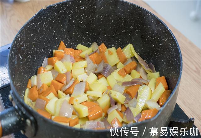 味道|不去印度也能吃到美味的咖喱鸡肉饭，自己在家做更方便，味道更好