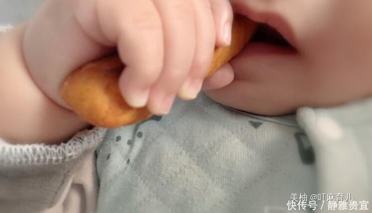 孙瑞雪|宝宝吃手越吃越聪明若过了这个“时间”还吃手,父母应该管管了