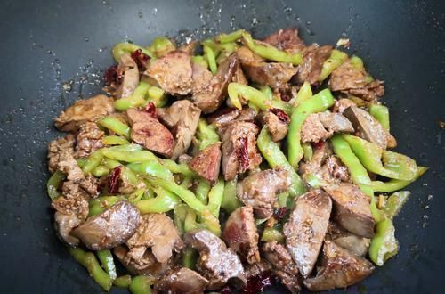尖椒|再穷也要吃这肉，比猪肉有营养，几块一斤，孩子吃补血还明目