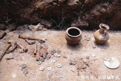  公元前|古墓出土公元前2世纪的纸，绘有“中国地图”，改写了造纸术