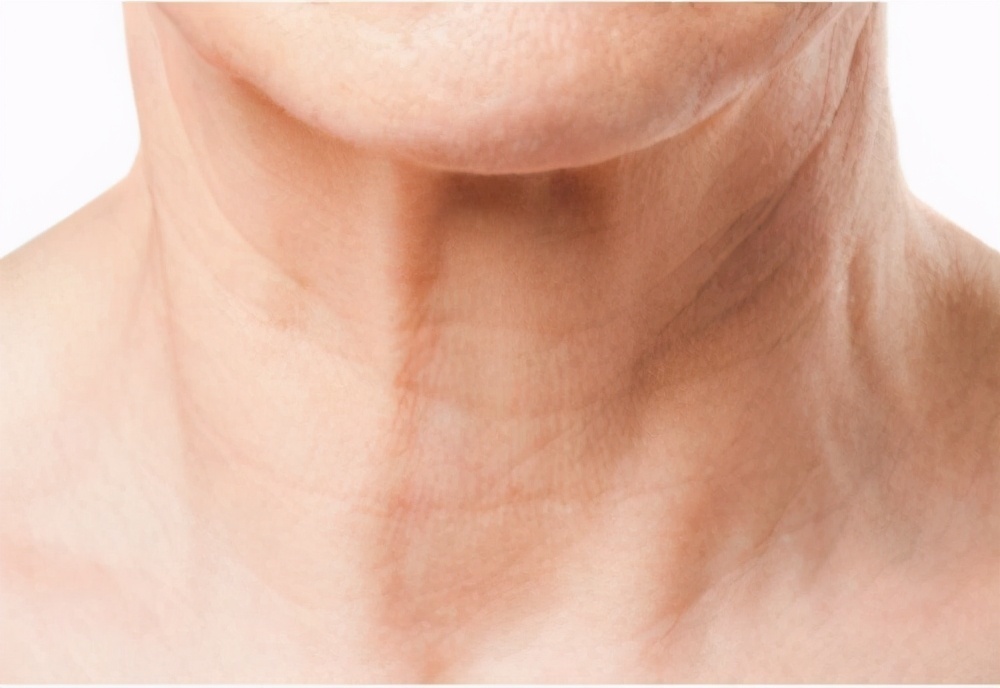 雌激素|女性绝经前，身体会“通知”你！若在49岁左右显露，真替你高兴