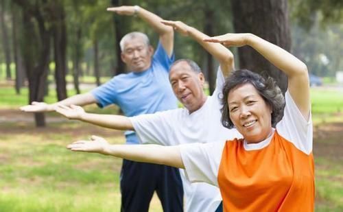 肝病|医生:肝不好的人,厨房里3种蔬菜要少吃,以免转氨酶升高过快