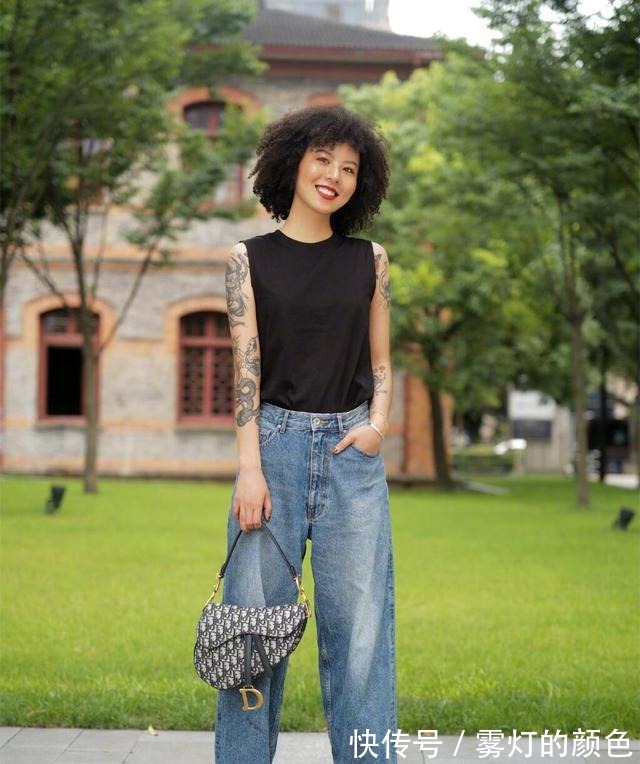 精髓 牛仔裤再百搭也不能瞎穿,掌握这几招穿搭精髓,旧衣也能变新衣