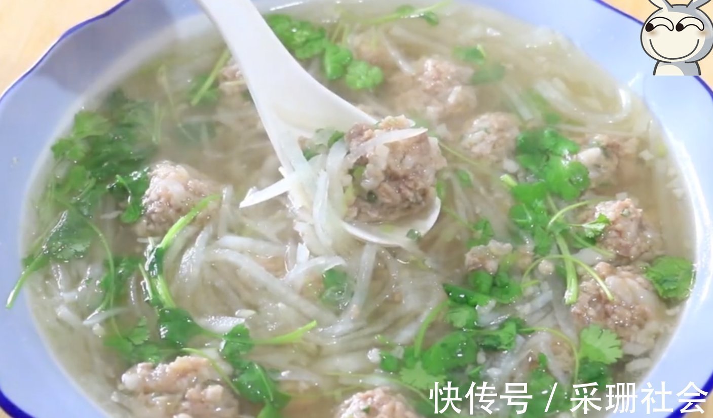 感冒咳嗽，多给家人喝这道汤，润肺止咳，增强免疫力，做法超简单