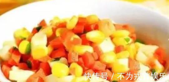 近视|孩子整天趴在桌上学习对眼睛不好,多吃小炒菜,健脑预防近视